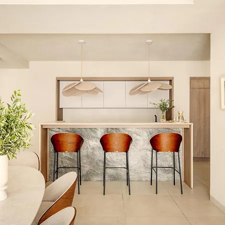 Anfitrion & * ماربيا