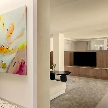 Anfitrion & فيلة ماربيا