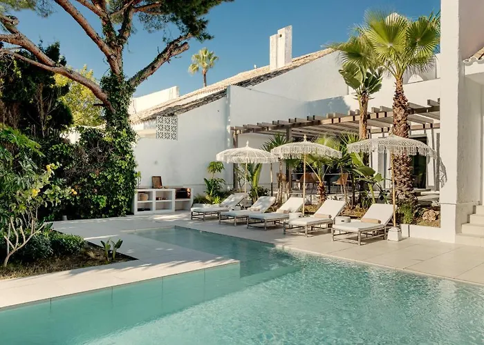 Вилла Anfitrion & *