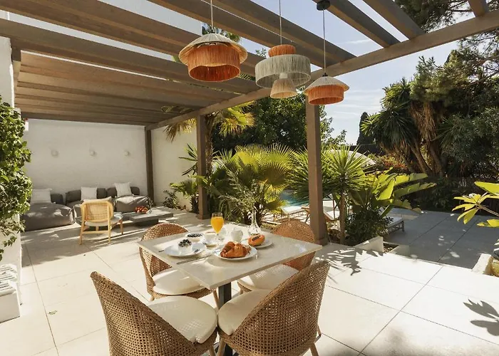 Anfitrion & Вилла *