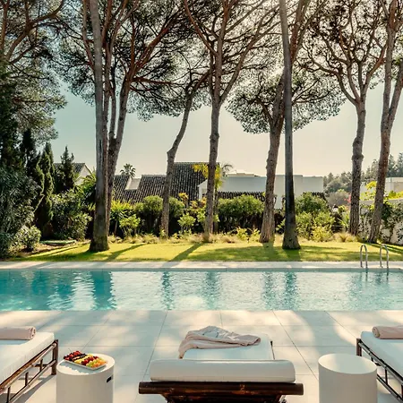 Anfitrion & * Marbella