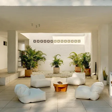 Willa Anfitrion & Marbella